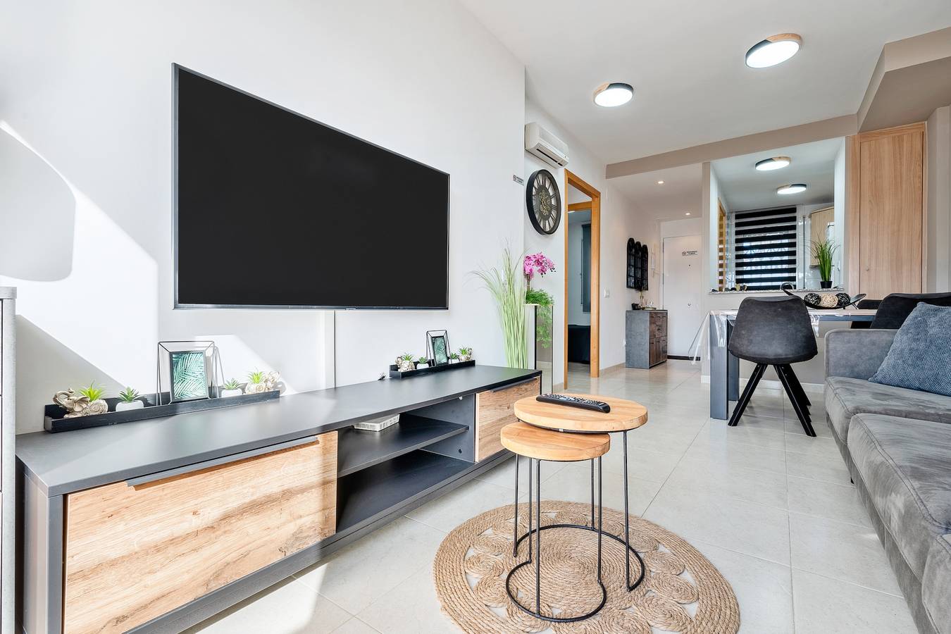 Apartamento entero, Apartamento 'Paris 2' con piscina compartida, Wi-Fi y aire acondicionado in Miami Platja, Miami Playa