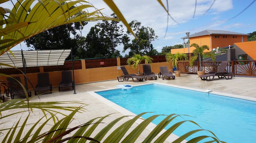 Appartement de vacances pour 2 personnes, avec piscine et terrasse