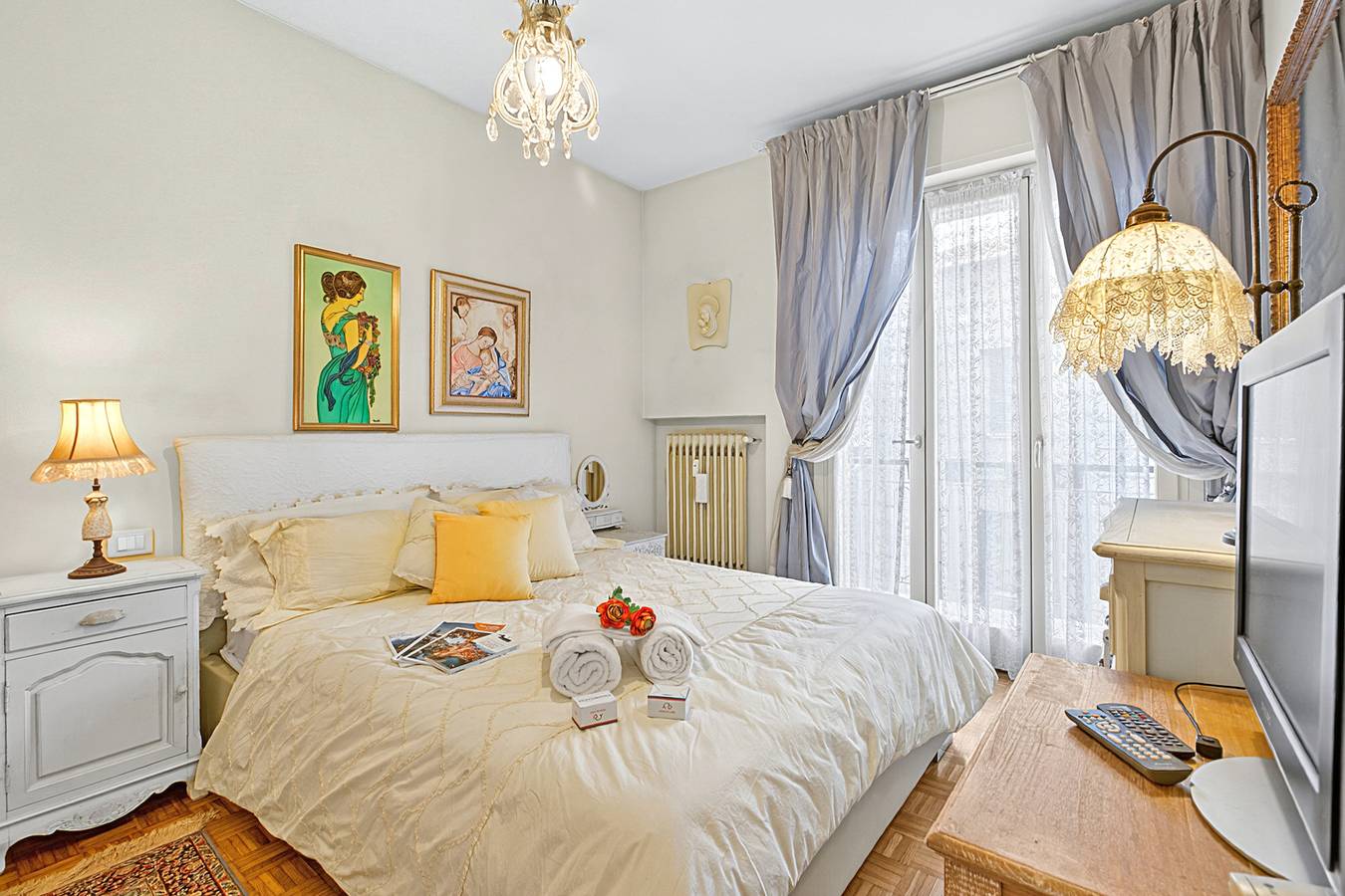 Ganze Wohnung, Chic Retreat with Park | Central Salò in Spiaggia delle Rive (Salò), Salò