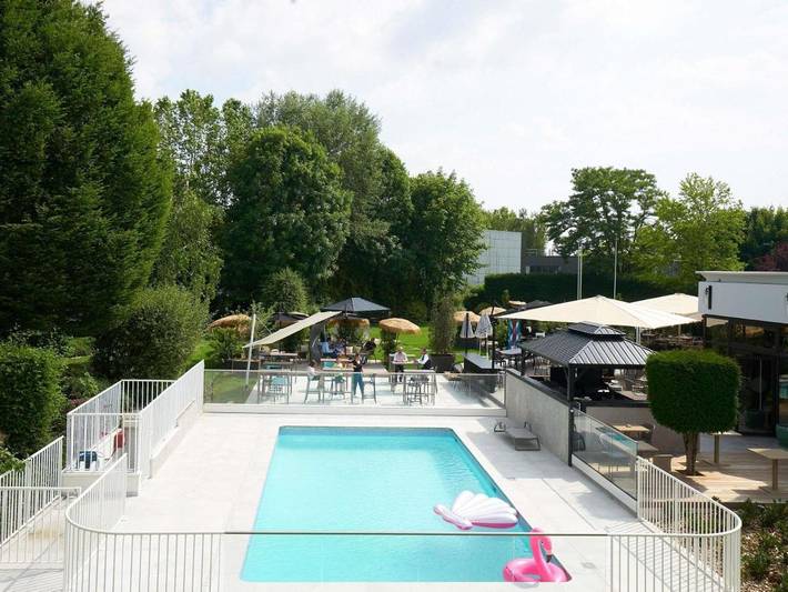 Hôtel pour 4 personnes, avec jardin et piscine, animaux acceptés à Collégien (Seine-et-Marne)