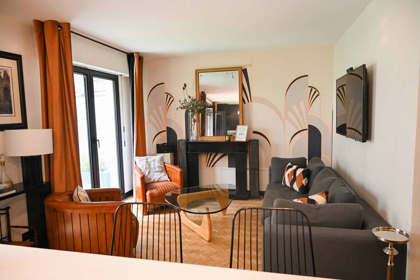 Entire apartment, Nice 85 M² Decorated With Nice Terrace With Trees in Paris, Ile de France