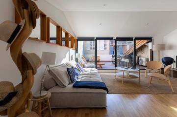 Gîte pour 6 personnes, avec terrasse dans Office De Tourisme De Cassis