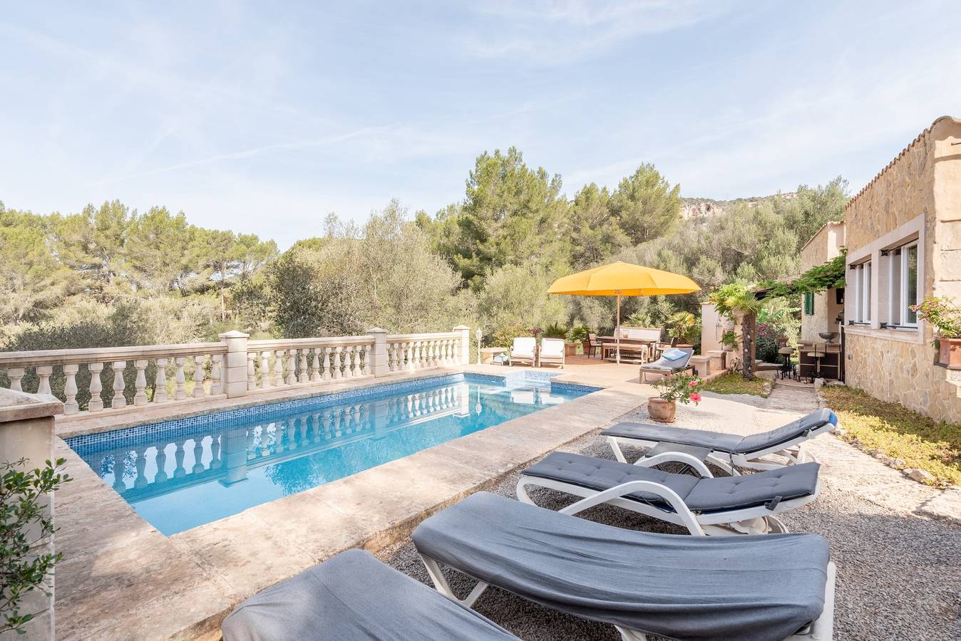 Finca 'Vista Monte' mit Bergblick, privatem Pool und Wlan in Llucmajor, Mallorca Süden