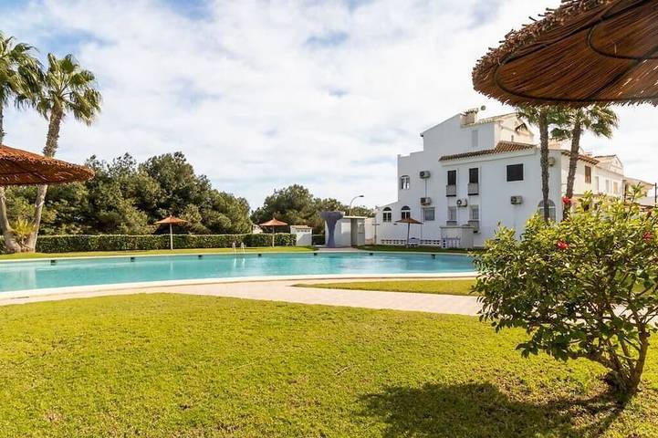 Bungalow für 4 Personen, mit Balkon und Pool in La Mata