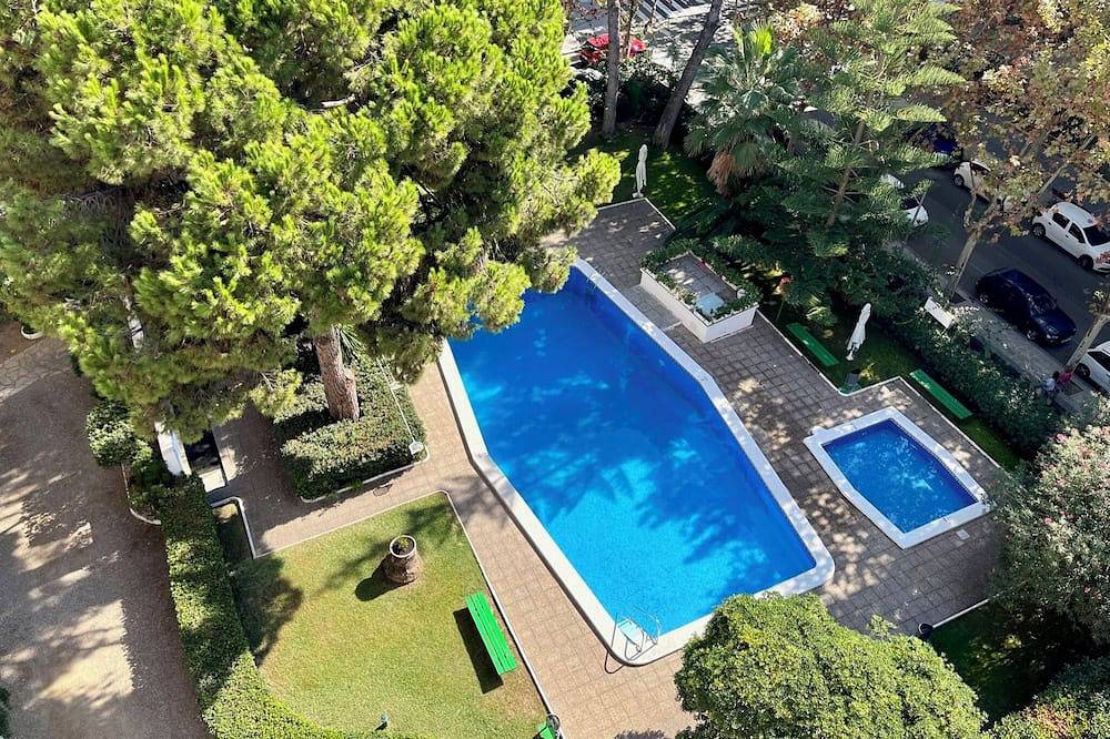 Appartement entier, Appartement lumineux 5 pers, piscine, à 5 min plage à pied - proche PortAventura in Salou, Costa Dorada