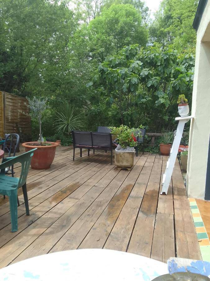 Location de vacances pour 4 personnes, avec vue et terrasse à Saint-Paulet-de-Caisson