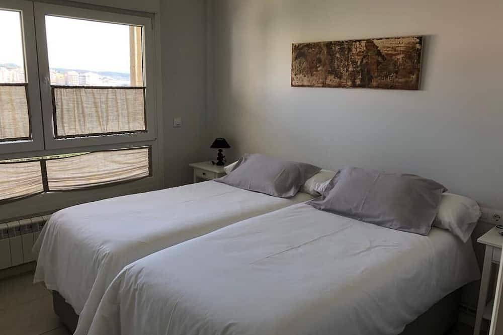 Entire apartment, Primera Línea de Playa, Zona muy Tranquila , Calefacción y Plaza de Garaje in Sanxenxo, Rías Baixas