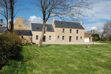 Gîte pour 10 personnes, avec jardin, animaux acceptés à Beuzec-Cap-Sizun