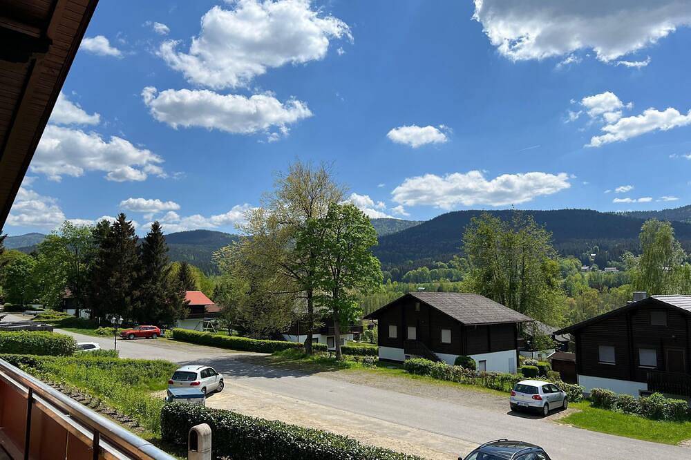 Ganze Wohnung, Hundefreundliche 75 m² Ferienwohnung mit Balkon und Bergblick – Platz für 5 Pers in Kummersdorf (Arrach), Arrach