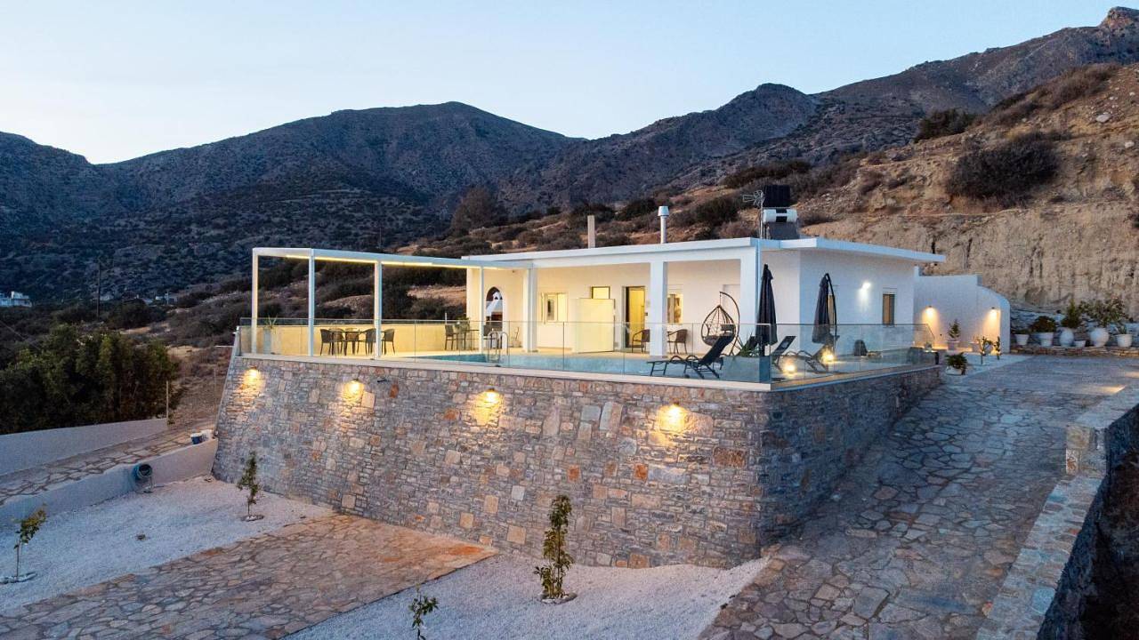 Ganze Wohnung, Zoe' Sense Seaside Pool Villa in Keratokampos, Iraklio-Heraklion und Umgebung