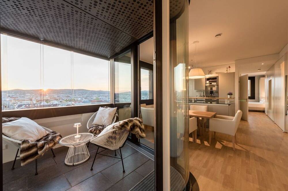Panorama-Suite mit Blick über Wien, Wlan und Parkgarage in Hernals, Wien