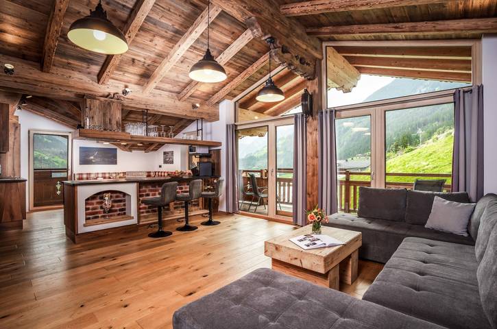 Ferienwohnung für 8 Personen, mit Balkon und Ausblick in der Zillertal Arena