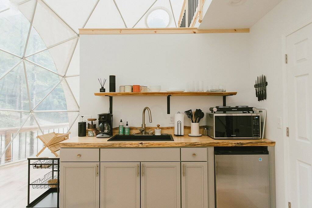 \"Home Sweet Dome\" Modern Treehouse Stay w/ Hot Tub in Daniel Boone National Forest