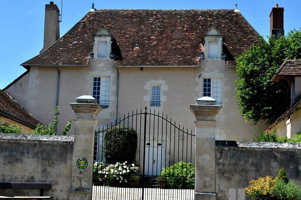 Gîte de Charme pour 15 Pers avec Jardin Privatif, à 12 km de La Roche-Posay in Bossay-sur-Claise, Région de Loches