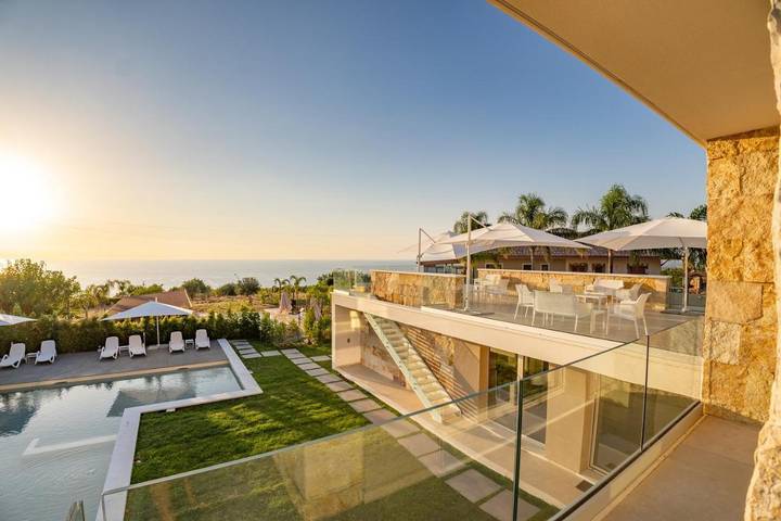 B&b per 2 persone, con Terrazza e Idromassaggio nonché Giardino e Piscina a Pizzo