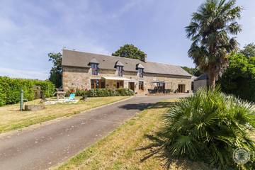 Gîte pour 15 personnes, avec sauna et jardin ainsi que jacuzzi et terrasse à Saint-Brice-de-Landelles