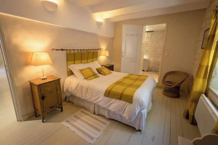 Gîte pour 8 personnes à Saires - 2