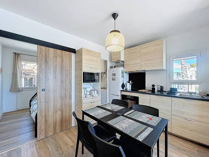 Appartement entier, Appartement en Bord de Mer avec Climatisation in Les Lecques, Saint-Cyr-sur-Mer