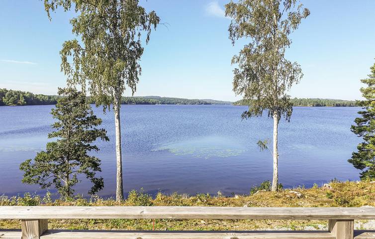 Hus för 4 Personer med trädgård in Dalsland