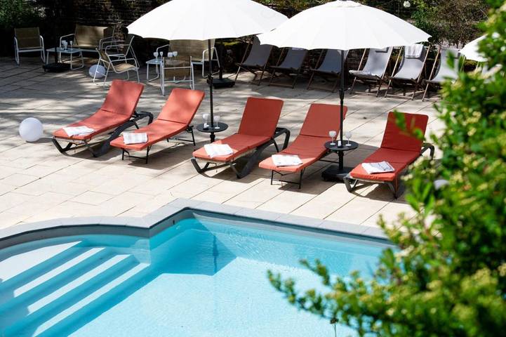 Hôtel pour 5 personnes, avec Terrasse et Jacuzzi ainsi que Jardin et Piscine