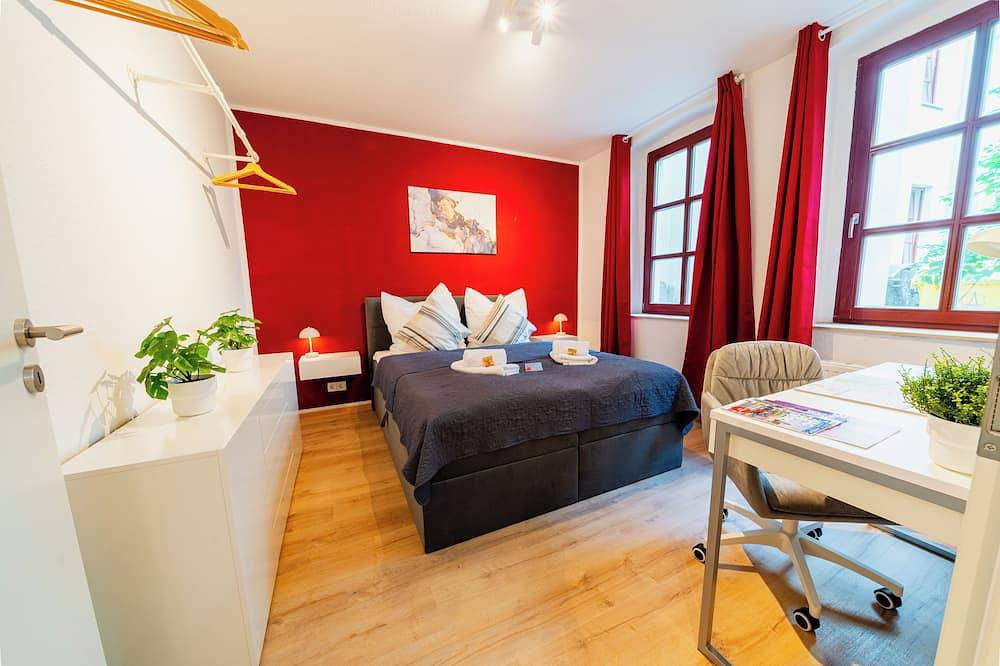 Entire apartment, Brockheus Apartments: Prime City Apar. | Central Loc. | Parking | Wifi | Kitchen in Magdeburg, Elbe-Börde-Heide