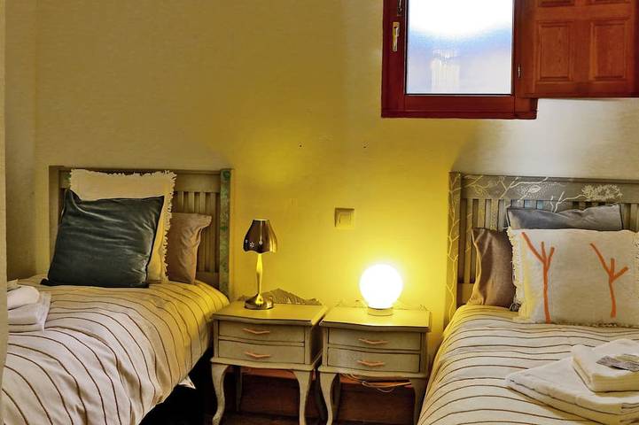 Appartement entier, 'La Casa de Lola' Casita de Pueblo Restaurada in Arenas de San Pedro, Valle del Tiétar
