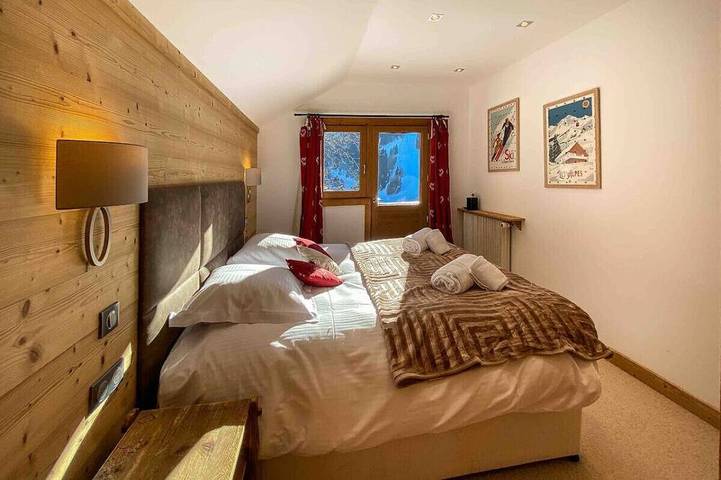 Gîte pour 10 personnes, avec piscine ainsi que jardin et balcon dans Office De Tourisme De Meribel Les Allues - 3