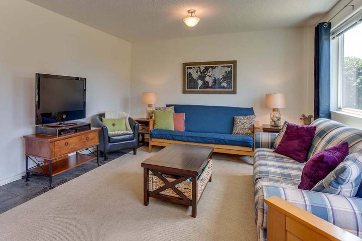 Vacation rental for 8 people, with terrace and yard in Yachats