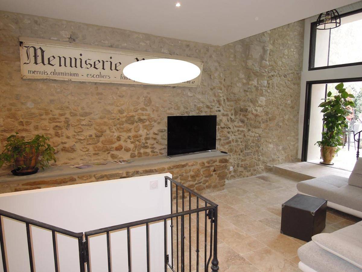 Holiday Home in Céreste, Regionaler Naturpark Luberon