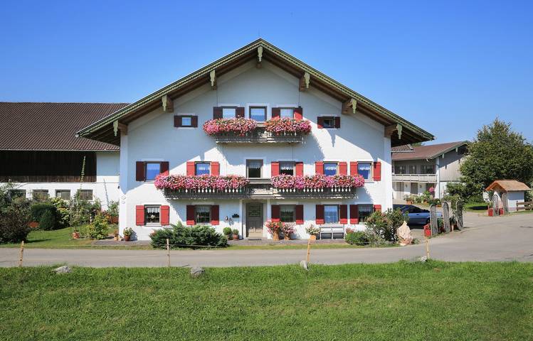 Ferienhaus für 4 Personen, mit Balkon und Terrasse sowie Garten und Sauna in Siegsdorf - 2