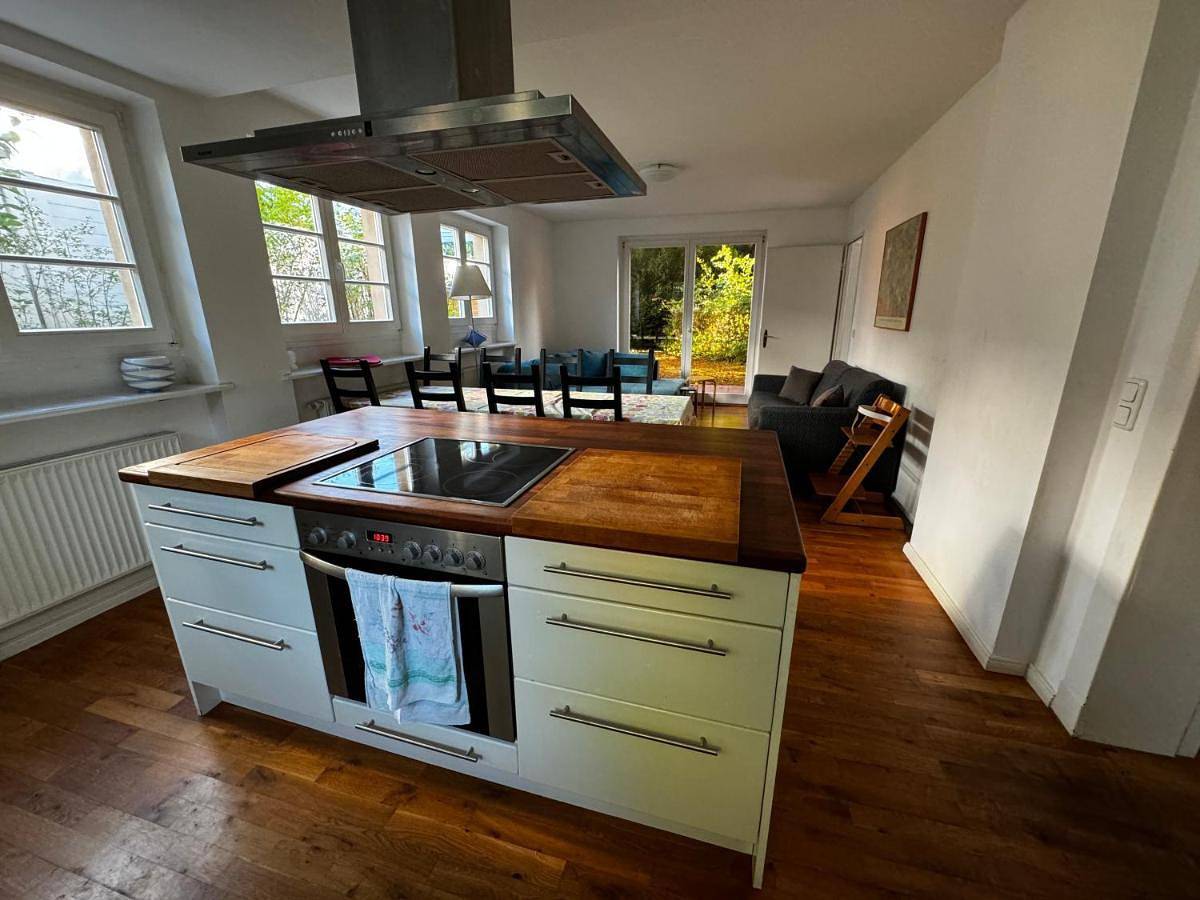 Three-Bedroom House in Berlin Zehlendorf, Berlin