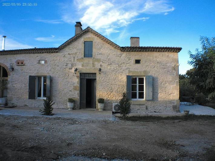 Location de vacances pour 4 personnes, avec vue ainsi que terrasse et piscine à Massugas - 4
