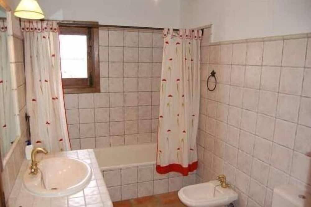 Casas de Cantoblanco 2, piscina privada, para 6 personas in Los Romanes, Benamargosa