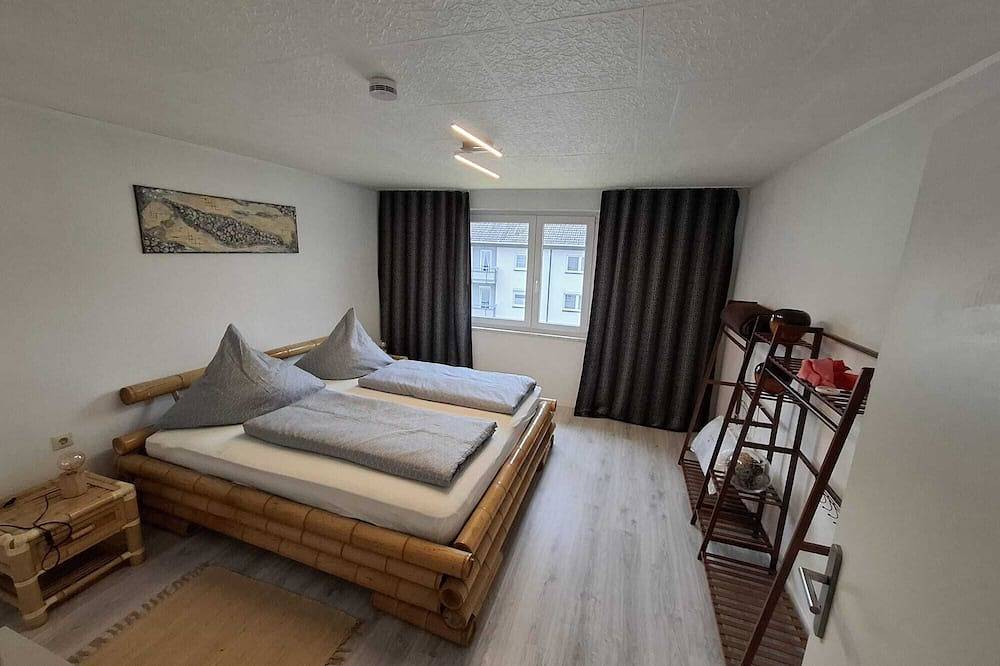 Ganze Wohnung, Gemütliche Ferienwohnung nicht weit von Deutschlands höchste Wasserfälle. in St. Georgen, Mittlerer Schwarzwald