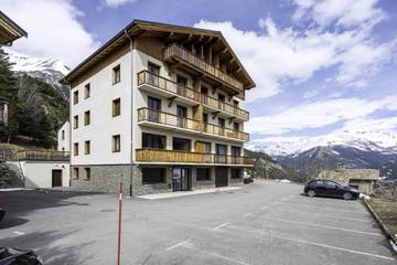 Gîte pour 17 personnes, avec jardin, adapté aux familles à Bramans