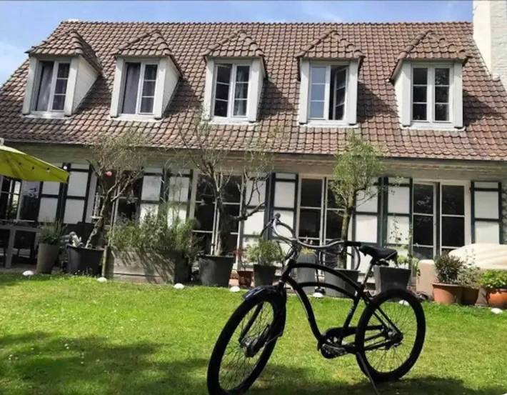 Location de vacances pour 7 personnes, avec Terrasse et Jardin à Houplin-Ancoisne