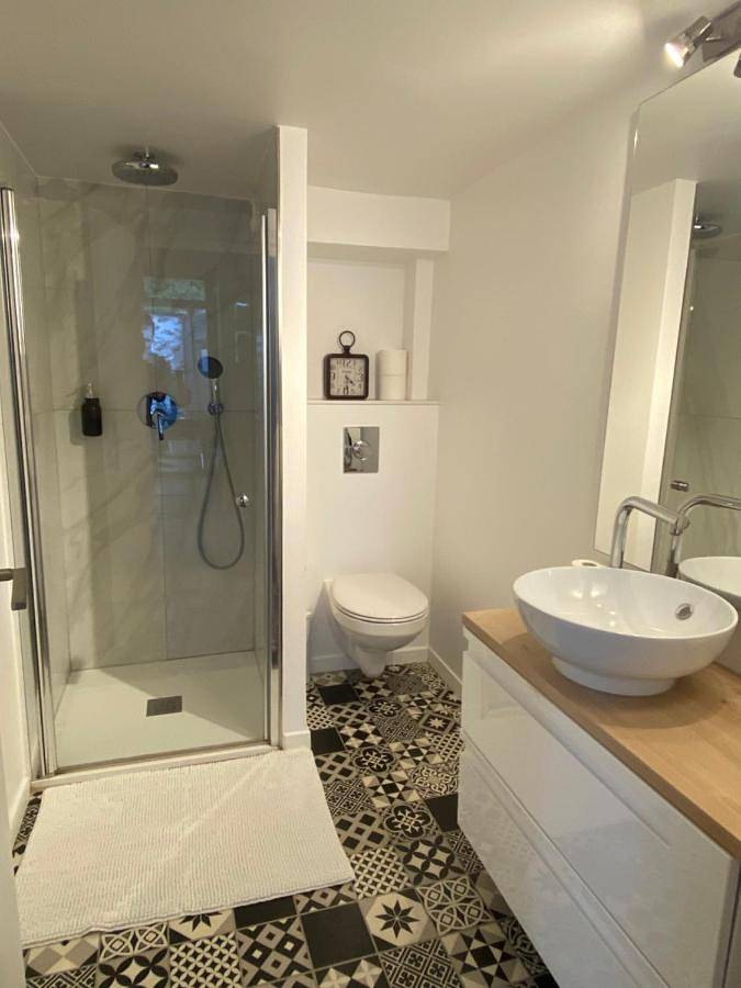 Location de vacances pour 5 personnes, avec piscine ainsi que jacuzzi et jardin à Bonnelles - 4