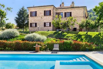 Villa für 18 Personen, mit Garten und Pool, mit Haustier in Marche