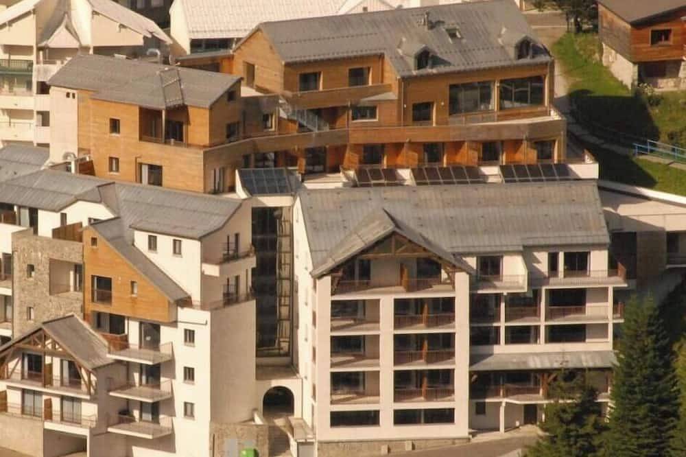 Entire apartment, 80m from resort center, 1st floor, swimming pool, tv, ski locker, 30m², Gourette in Gourette, Eaux-Bonnes