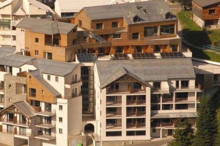 Entire apartment, 150m from ski slopes, 1st floor, swimming pool, tv, ski locker, 30m², Gourette in Gourette, Eaux-Bonnes