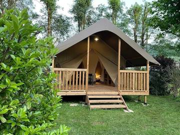 Tente pour 5 personnes, avec piscine dans le Tarn
