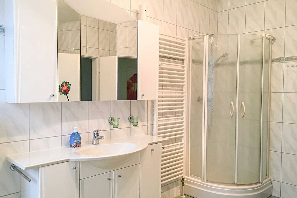 Ganze Wohnung, Ferienwohnung Kranichkieker - Ferienwohnung in Hohendorf (Groß Mohrdorf), Groß Mohrdorf