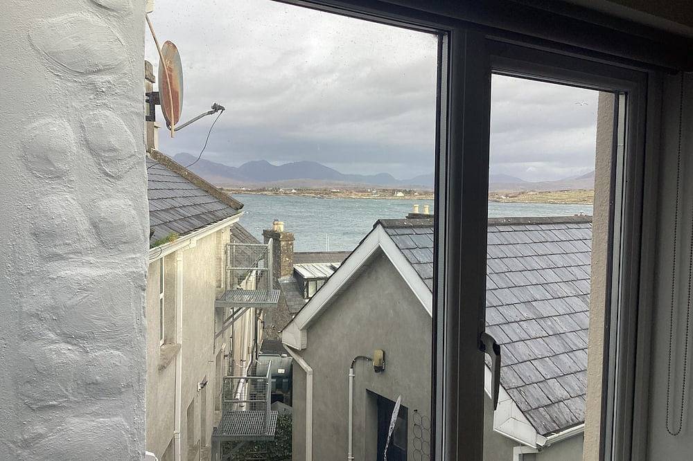 Ryans Roundstone Retreats Old bakery (3 bedrooms) in Roundstone, Connemara