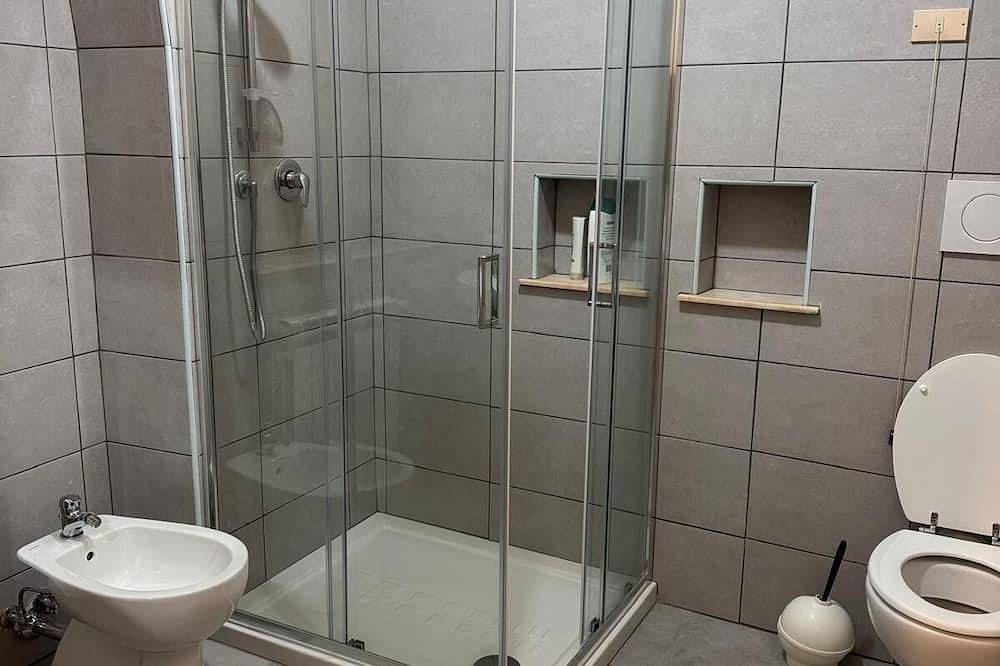 Big house with garden among hills of vineyards 5 min. from the sea in Chieti Province