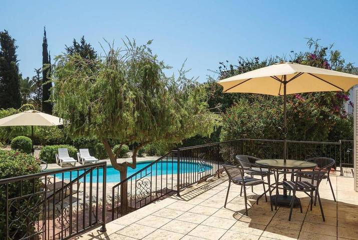 Gîte pour 4 personnes, avec piscine ainsi que terrasse et jardin à Coral Bay - 2