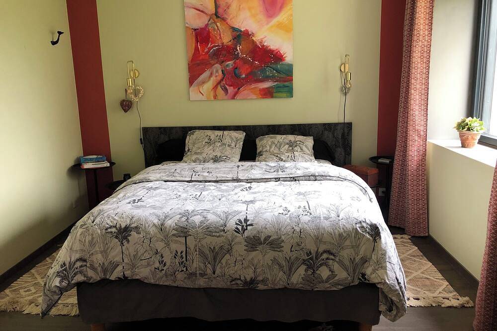 Renovated farmhouse with garden and swimming pool in Saint-Denis-lès-Bourg, Bourg-en-Bresse region