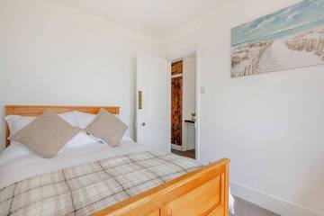 Log Cabin for 4 People in Brighton Marina, Brighton, Photo 3