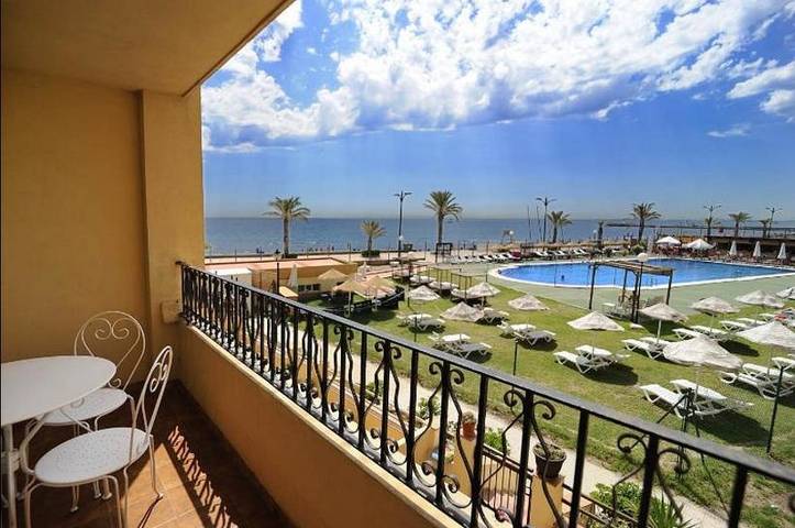 Apartamento para 5 personas, con Balcón y Terraza además de Piscina y Vistas en Port Saplaya