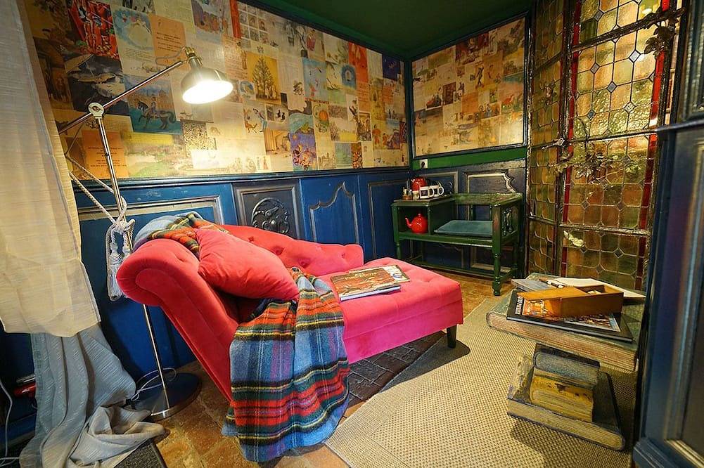 La Suite Légendes pour 2 personnes Suite romantique et insolite avec vue jardin in Muidorge, Oise