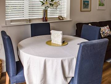 Vacation Rental for 4 Guests in Chessington World of Adventures, Surrey, Picture 3